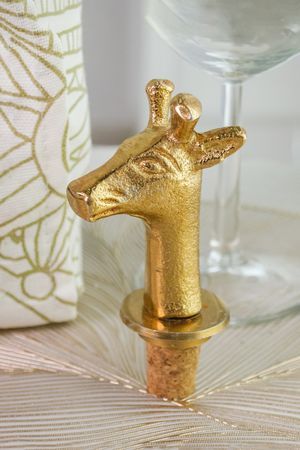 Декоративная пробка для бутылки GOLDEN ANIMAL- ЖИРАФ, золотая, 9 см, Koopman International