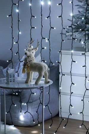 Гирлянда штора 2*2 м, 400 холодных белых LED ламп, черный эко-каучук, соединяемый, IP65, BEAUTY LED