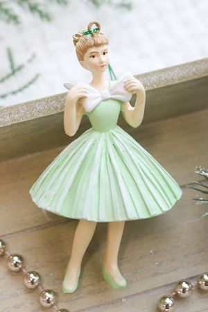 Ёлочная игрушка ЛЕДИ РЕТРО, полистоун, 10 см, Winter Deco