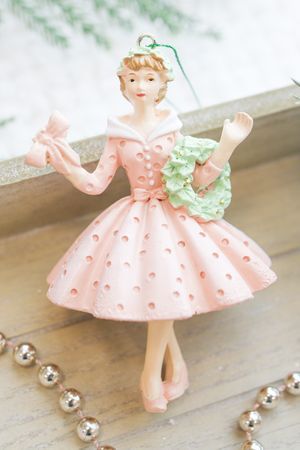Ёлочная игрушка МИСС КРИСТМАС в розовом платье, полистоун, 10 см, Winter Deco