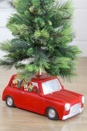 Подставка для ёлки ПРАЗДНИК ПРИЕХАЛ, полистоун, 56х33 см, диаметр ствола до 3.8 см, Winter Deco