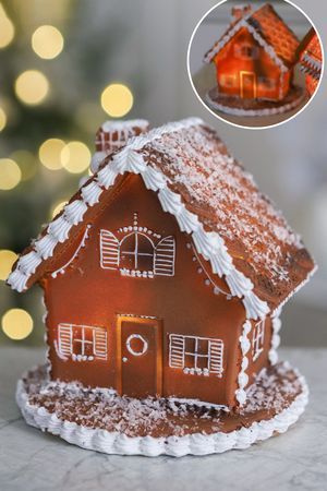 Светящаяся декоративная композиция ИЗБУШКА БАБУШКИ ПЕЧЕНЬКИ, полистоун, тёплые белые LED-огни, 13 см, батарейки, Winter Deco