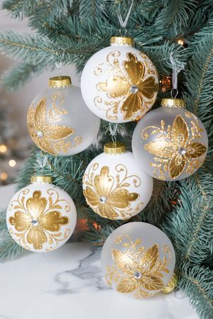 Набор ёлочных ПЭТ шаров ЗЛАТЫЕ УЗОРЫ,  белый, 10 см, 6 шт., Winter Deco