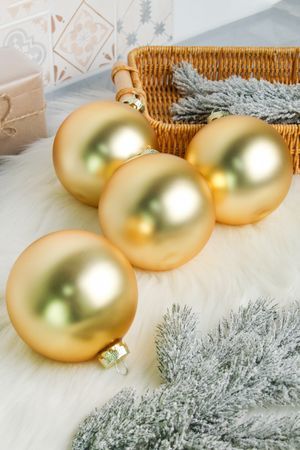Набор стеклянных шаров матовых, цвет: золотой, 100 мм, упаковка 4 шт., Winter Deco