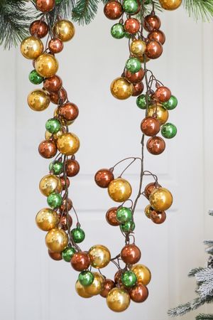 Гирлянда из шаров 4-6 см НОВОГОДНИЙ КАСКАД: ЛЕСНОЙ, пластик, 180х14 см, Winter Deco