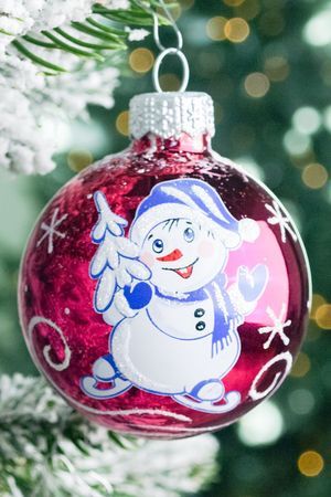 Стеклянный ёлочный шар СНЕГОВИЧОК, расписной, вишнёвый, 60 мм, Елочка