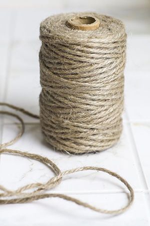 Джутовый шнур для декорирования УЮТНЫЙ ДЖУТ, тёмно-серая, 2 мм* 50 м, Koopman International