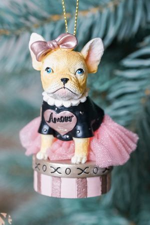 Ёлочная игрушка 'Гламурная бульдожка Шуня', полистоун, 6 см, Курт С. Адлер (Kurt S. Adler)