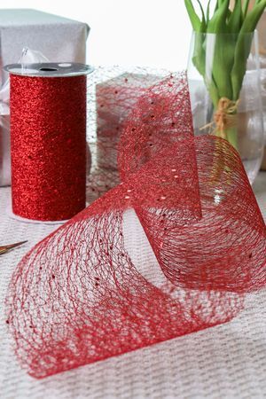 Лента для декорирования ПАУТИНКА, красная, 13х270 см, Кэминг (Kaemingk)