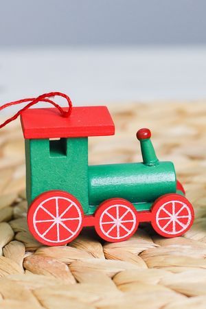 Ёлочная игрушка ПАРОВОЗИК-МАЛЫШОК зеленый, деревянный, 5.5 см, Брейтнер (Breinter)