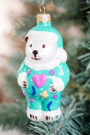 Стеклянная ёлочная игрушка МИШУТКА С ПИЖАМНОЙ ВЕЧЕРИНКИ, подарочная упаковка, 11 см, Коломеев