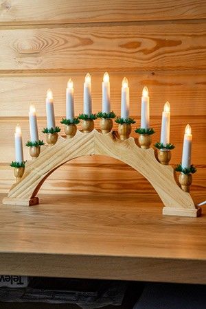 Свечи на деревянной подставке - горке, 10 прозрачных свечей, 50х30 см, SNOWHOUSE