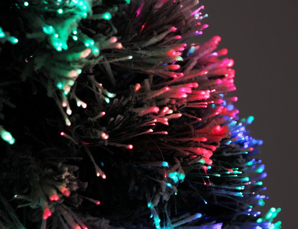 Светящаяся оптиковолоконная елка РАДУГА флокированная, с разноцветными .
